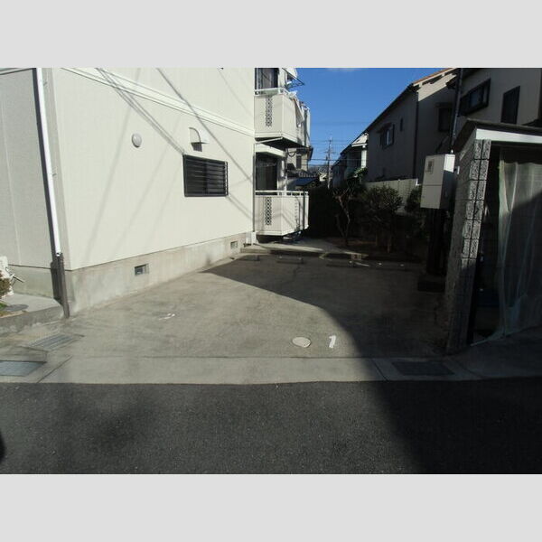 駐車場 (駐車場)