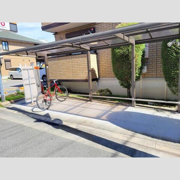 現地周辺 (駐輪場)