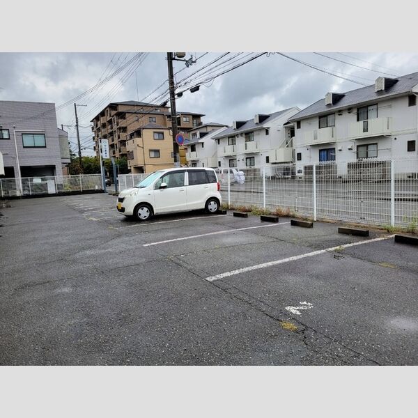 駐車場 (駐車場)