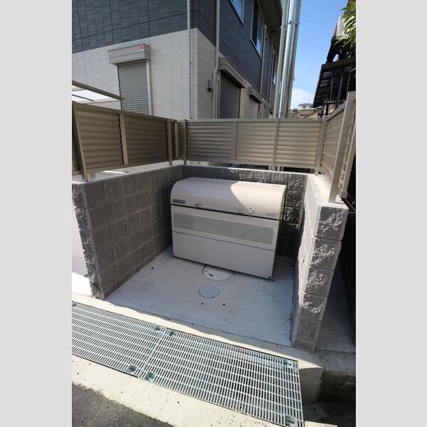 現地周辺 (ゴミ置き場)