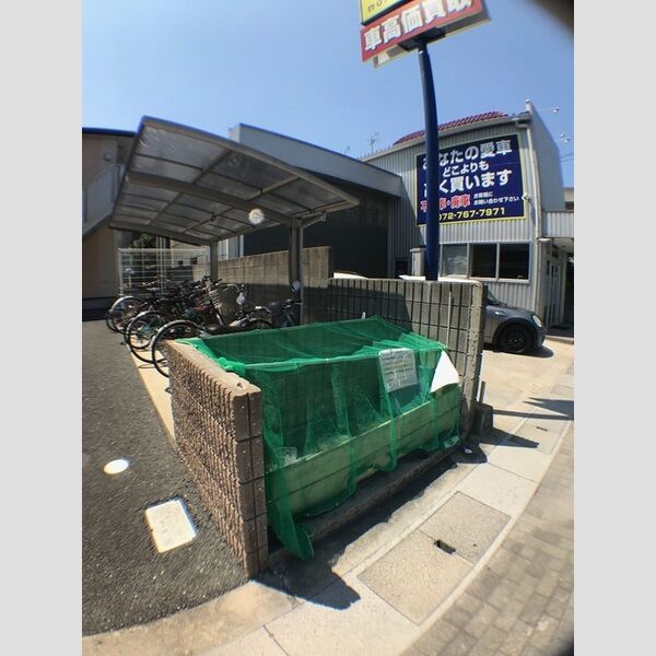 現地周辺 (ゴミ置き場)