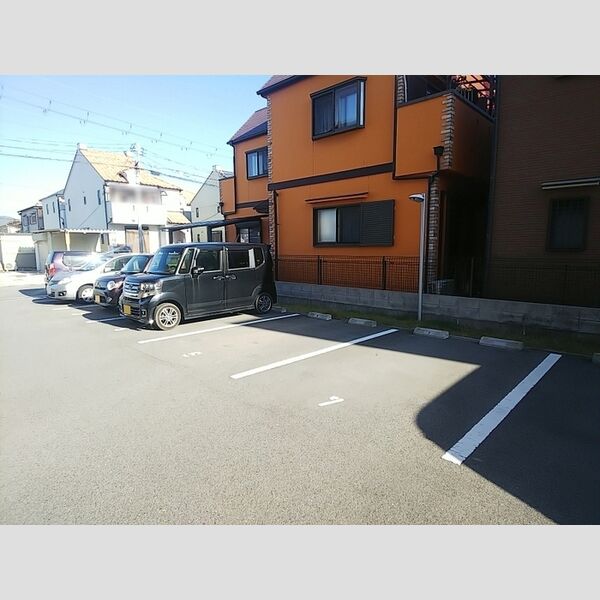 駐車場 (駐車場)