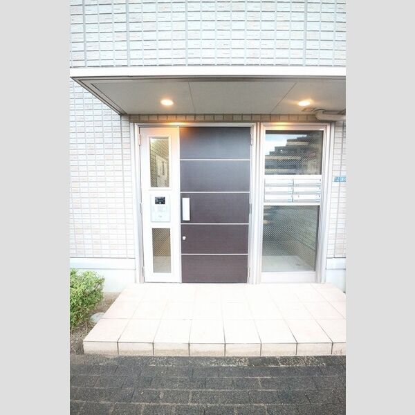 エントランス (エントランス)