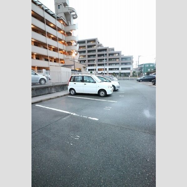 駐車場 (駐車場)