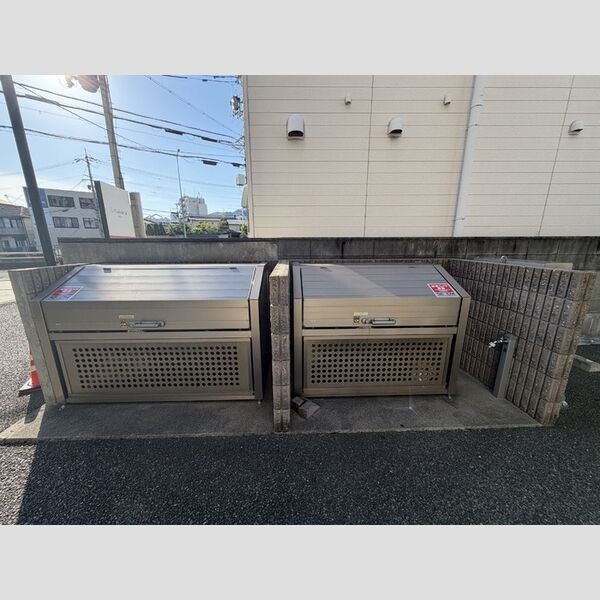 現地周辺 (ゴミ捨て場)