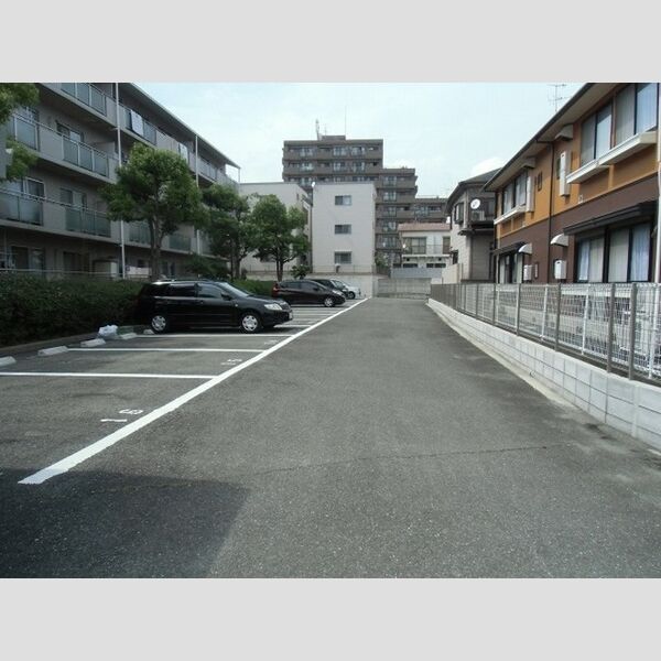 駐車場 (駐車場)