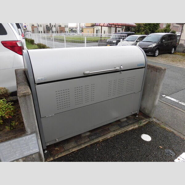 現地周辺 (ゴミ置き場)