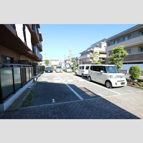 駐車場 (駐車場)
