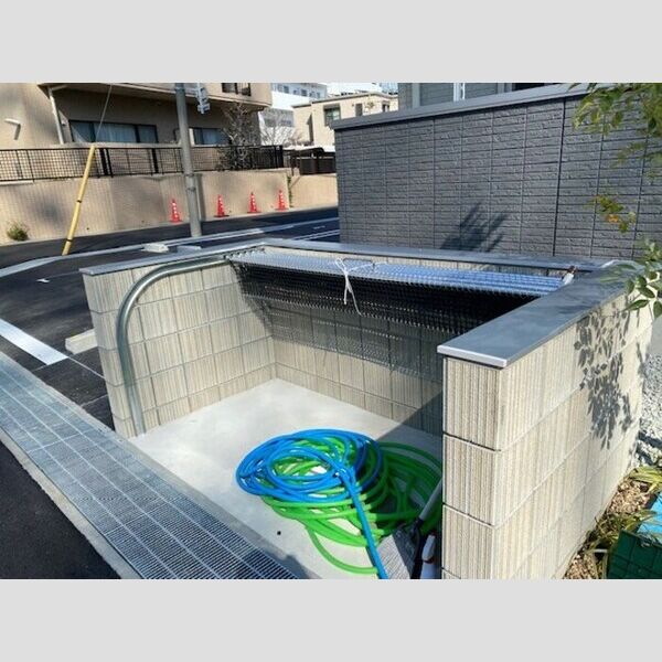 現地周辺 (ゴミ庫)