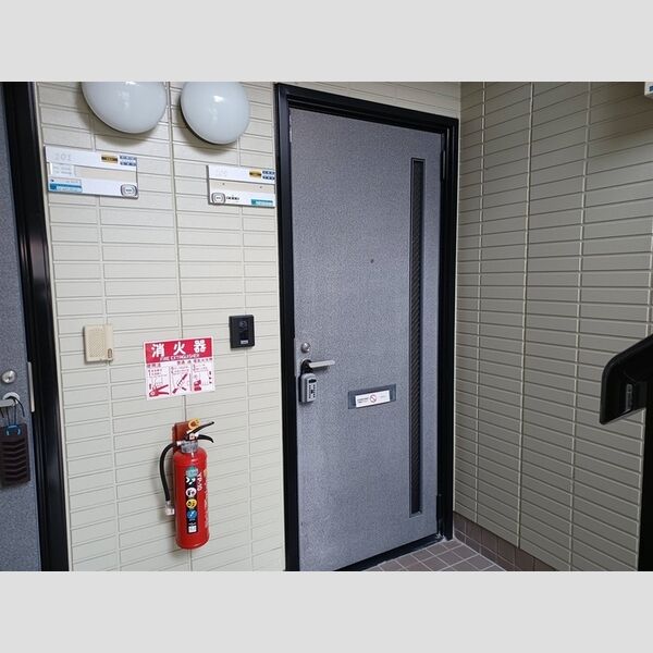 エントランス (エントランス)