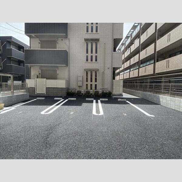駐車場 (駐車場)