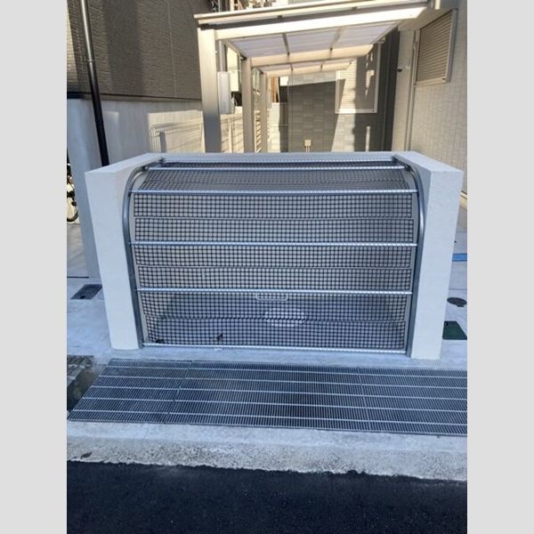 現地周辺 (ゴミ置き場)