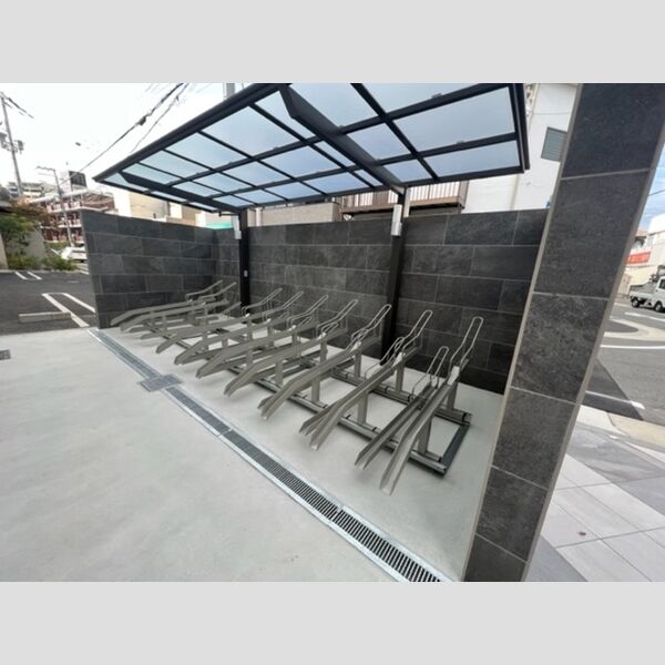 現地周辺 (駐輪場)