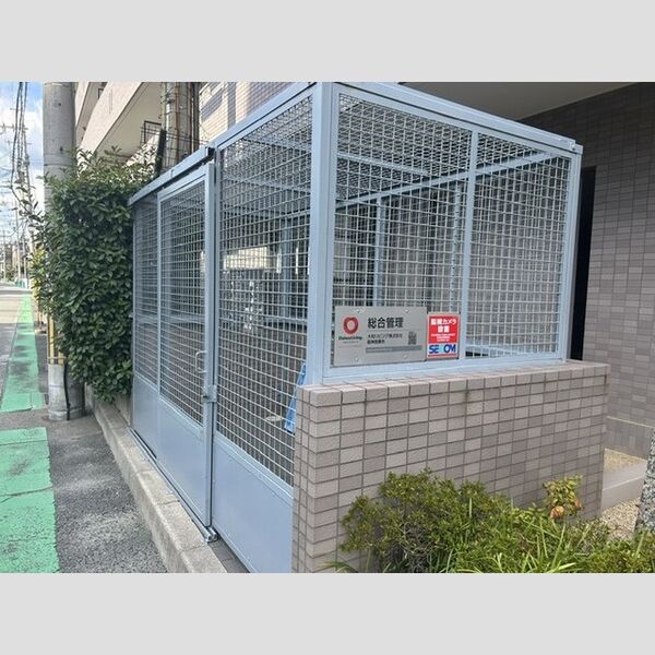 現地周辺 (ゴミステーション)