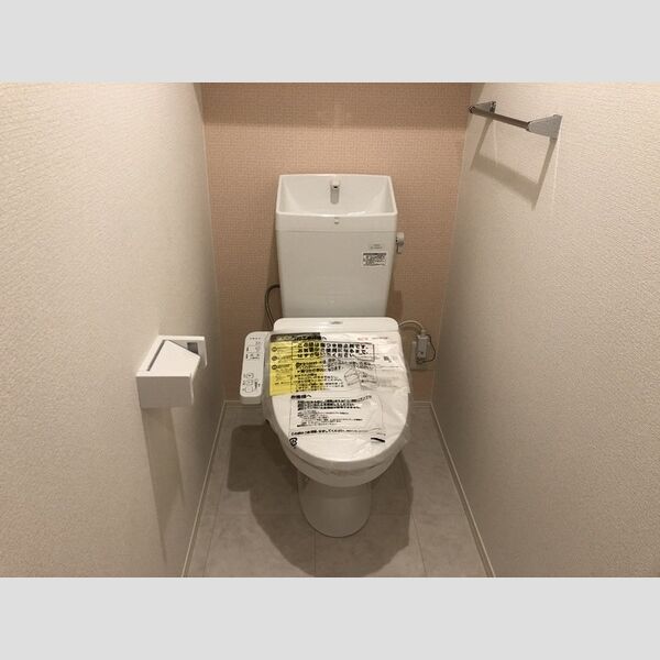 トイレ (トイレ)