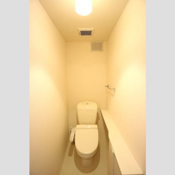 トイレ (温水洗浄暖房便座)