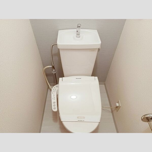 トイレ (温水洗浄便座)