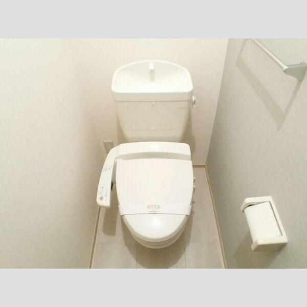 トイレ (温水洗浄便座)