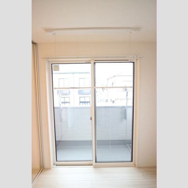 その他 (洋室室内物干し)