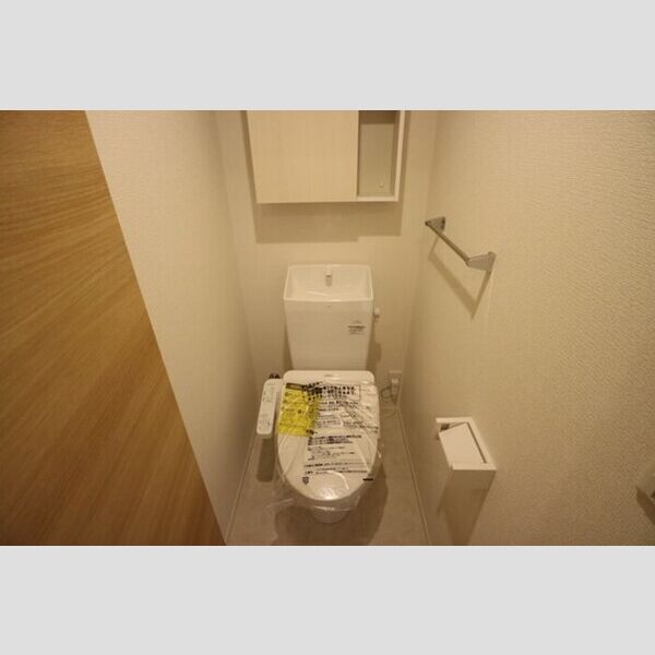 トイレ (トイレ)