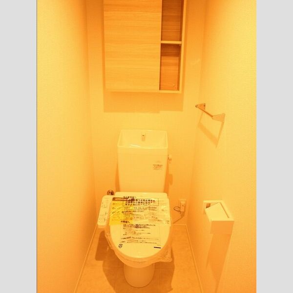 トイレ (トイレ)