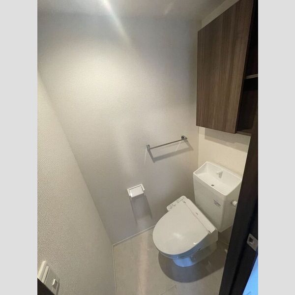 トイレ (トイレ)