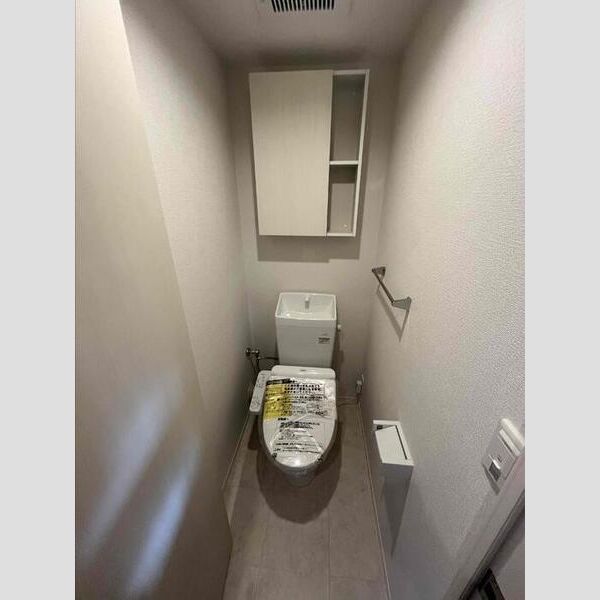 トイレ (トイレ)
