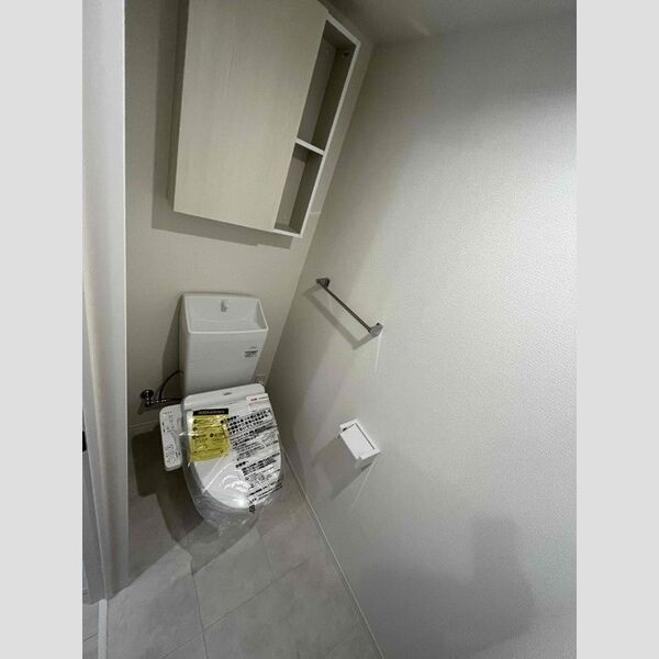 トイレ (トイレ)