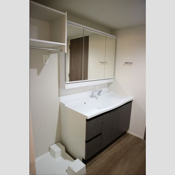 洗面所 (洗髪洗面化粧台)