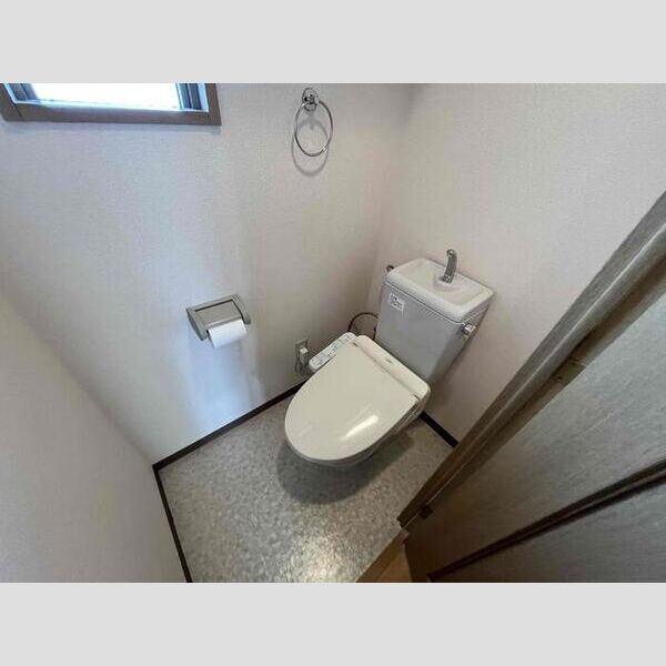 トイレ (トイレ)