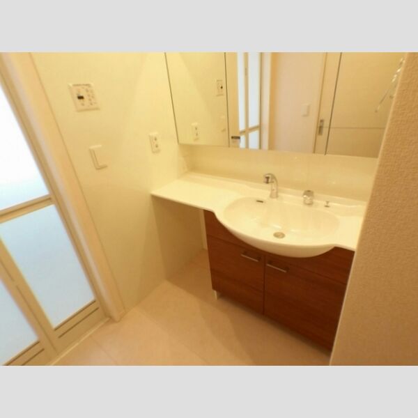 洗面所 (洗髪洗面化粧台)