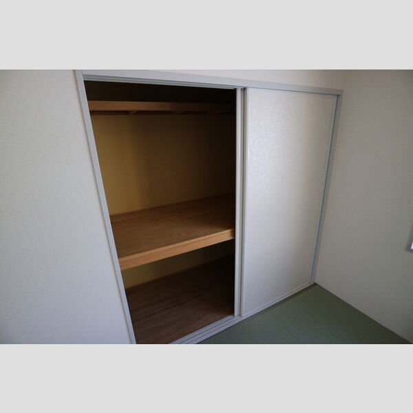 その他 (押入れ(和室6帖))