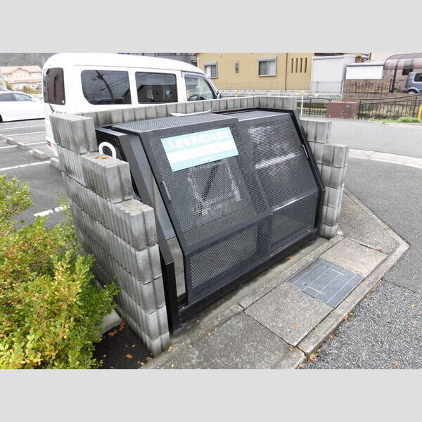 現地周辺 (ゴミステーション)