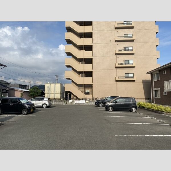 駐車場 (駐車場)