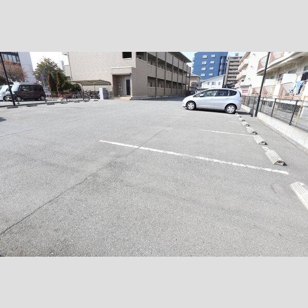 駐車場 (駐車場)