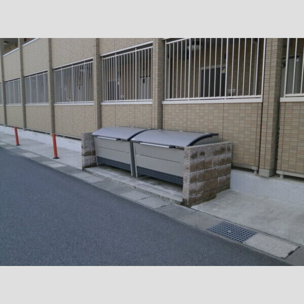 現地周辺 (ゴミステーション)