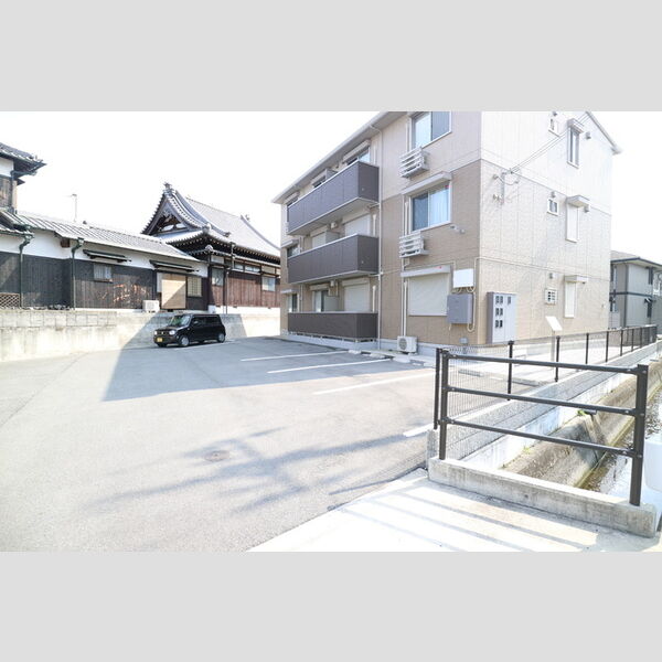 駐車場 (駐車場)