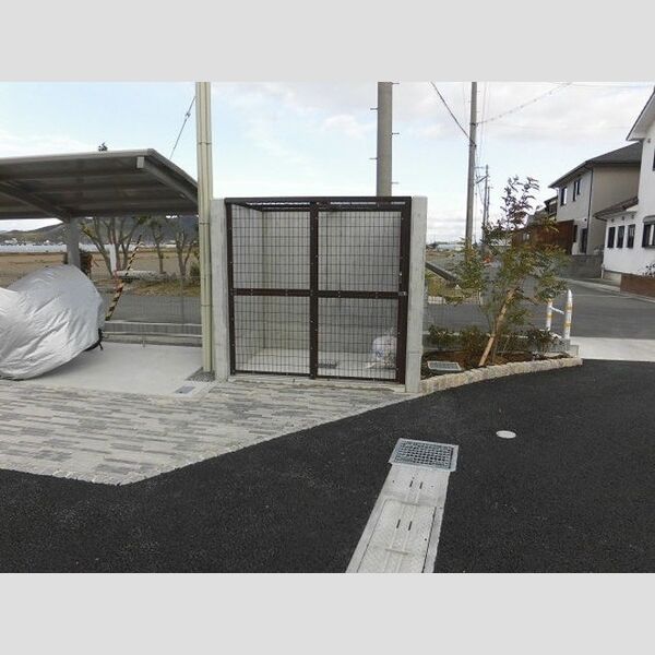 現地周辺 (ゴミステーション)