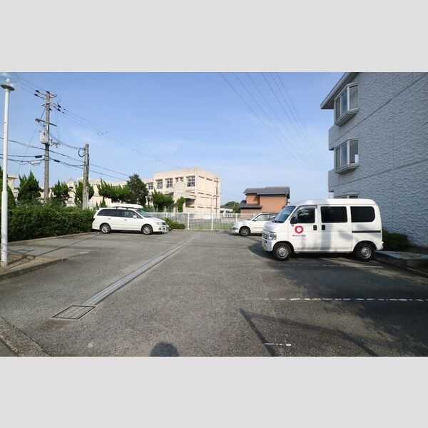 駐車場 (駐車場)