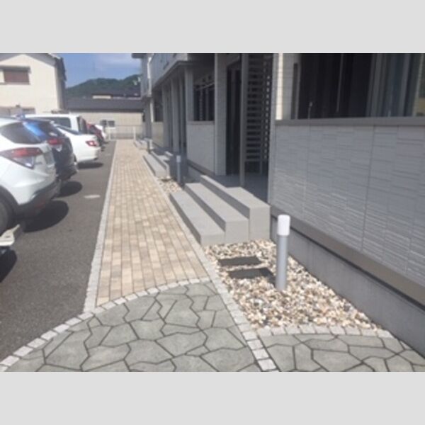 現地周辺 (共用通路)