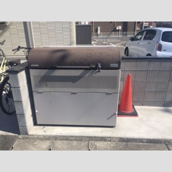 現地周辺 (ゴミ置き場)