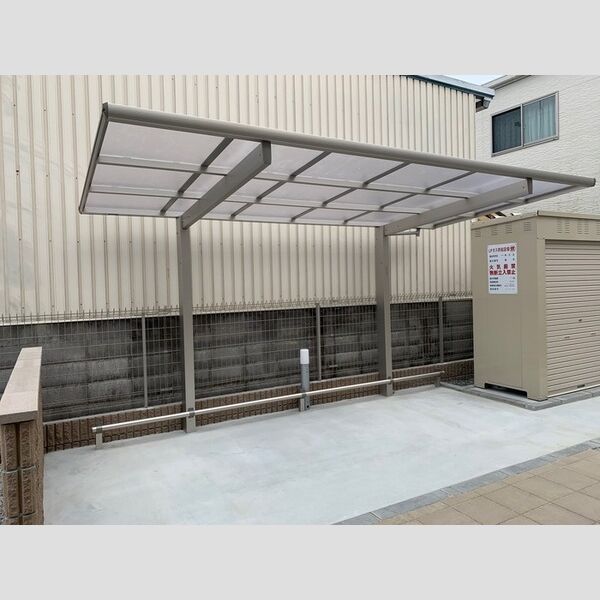 現地周辺 (駐輪場)