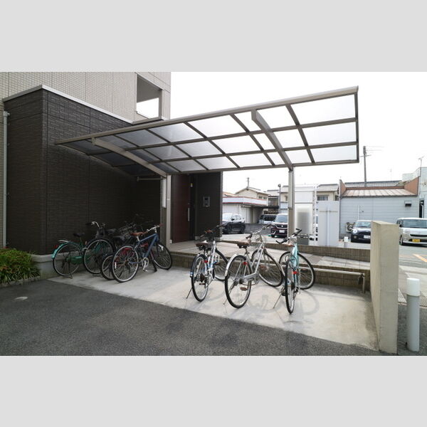 現地周辺 (駐車場)