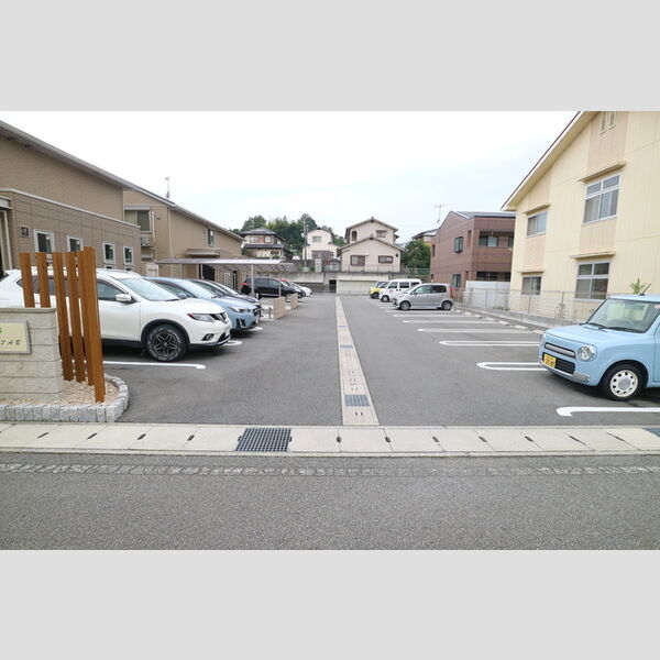 駐車場 (駐輪場)