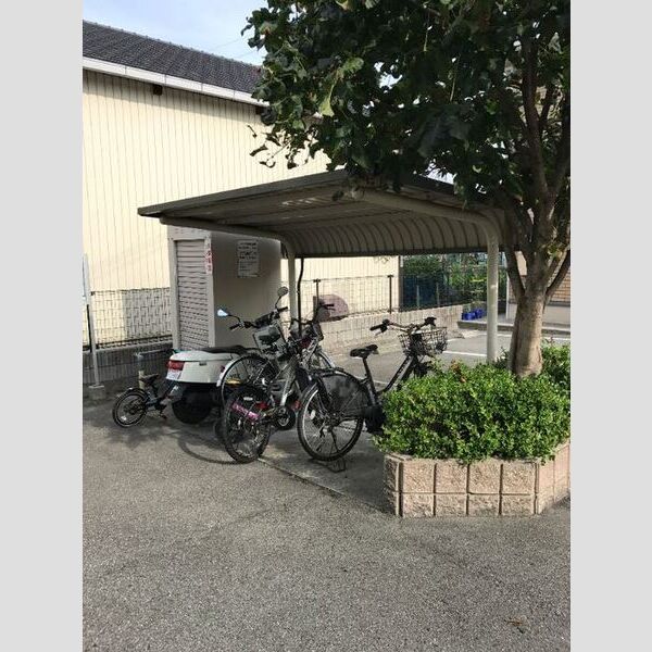 現地周辺 (ヴァルト 駐輪場)
