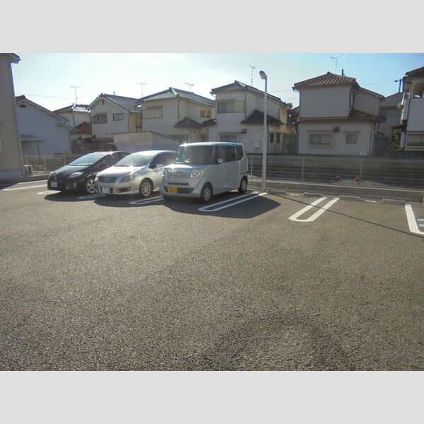 駐車場 (駐車場)