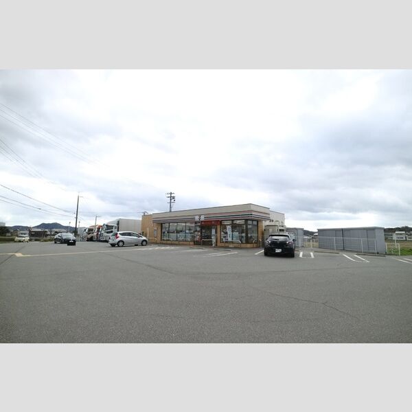現地周辺 (ローソン加西北条西高室店(494m))