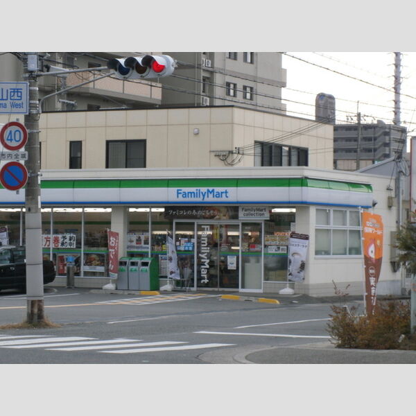 現地周辺 (ファミリーマート姫路手柄店(325m))