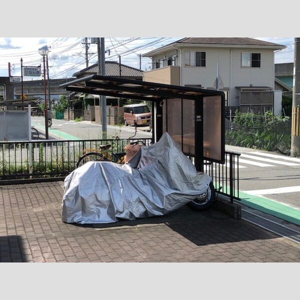 現地周辺 (駐輪場)