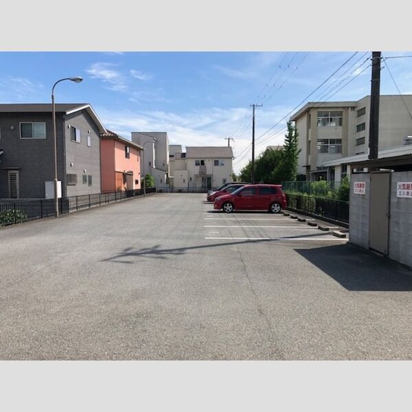 駐車場 (駐車場)